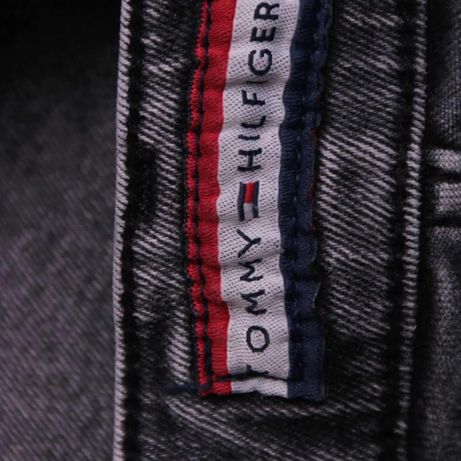 Серые джинсы Tommy Hilfiger узкого кроя, размер 44 (XS/S)