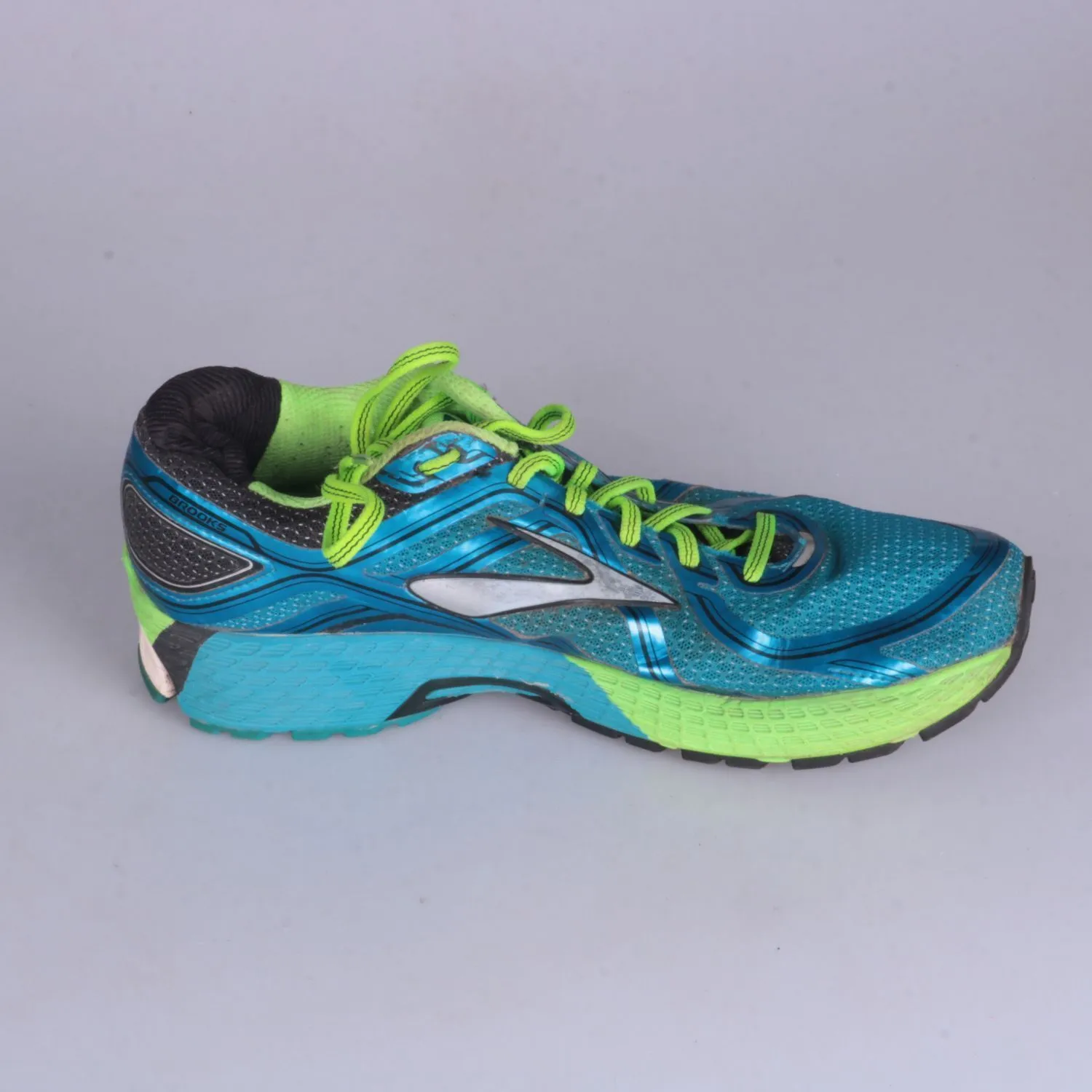 кроссовки Brooks