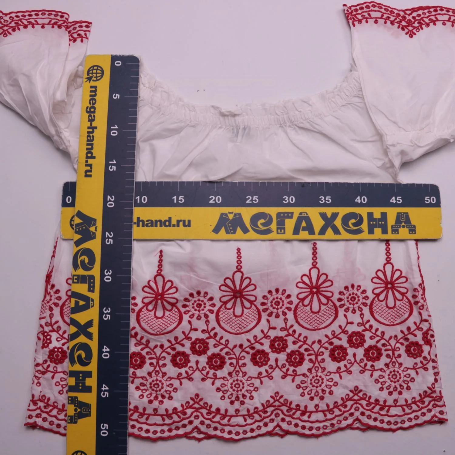 Белая блузка Papaya с красной цветочной вышивкой, размер 44 (S/M)