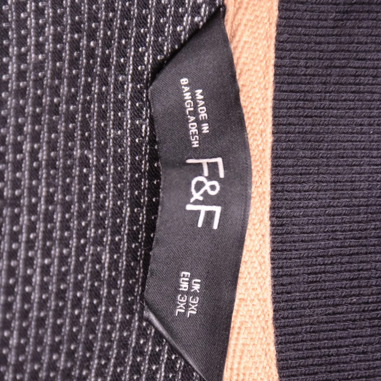 Чёрное поло F&F с контрастной отделкой, размер 60 (3XL)
