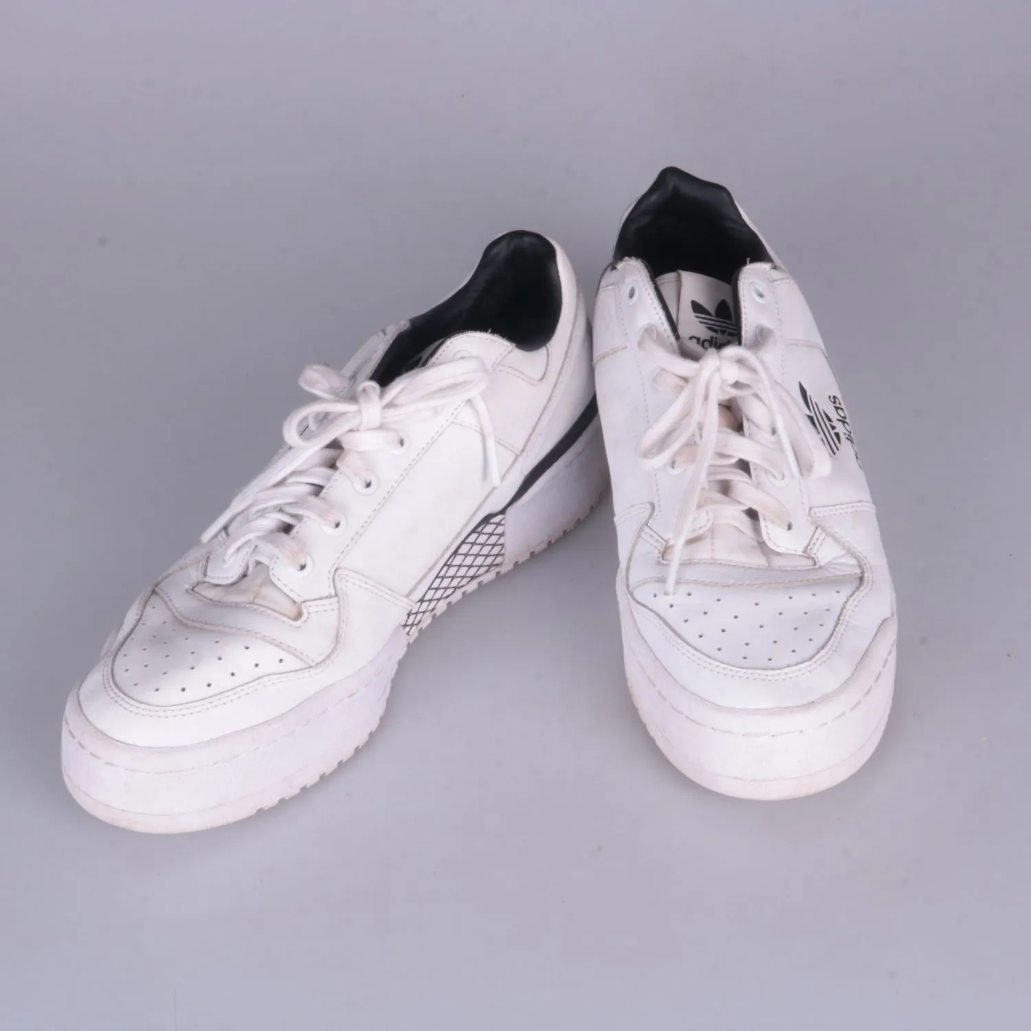 кроссовки Adidas