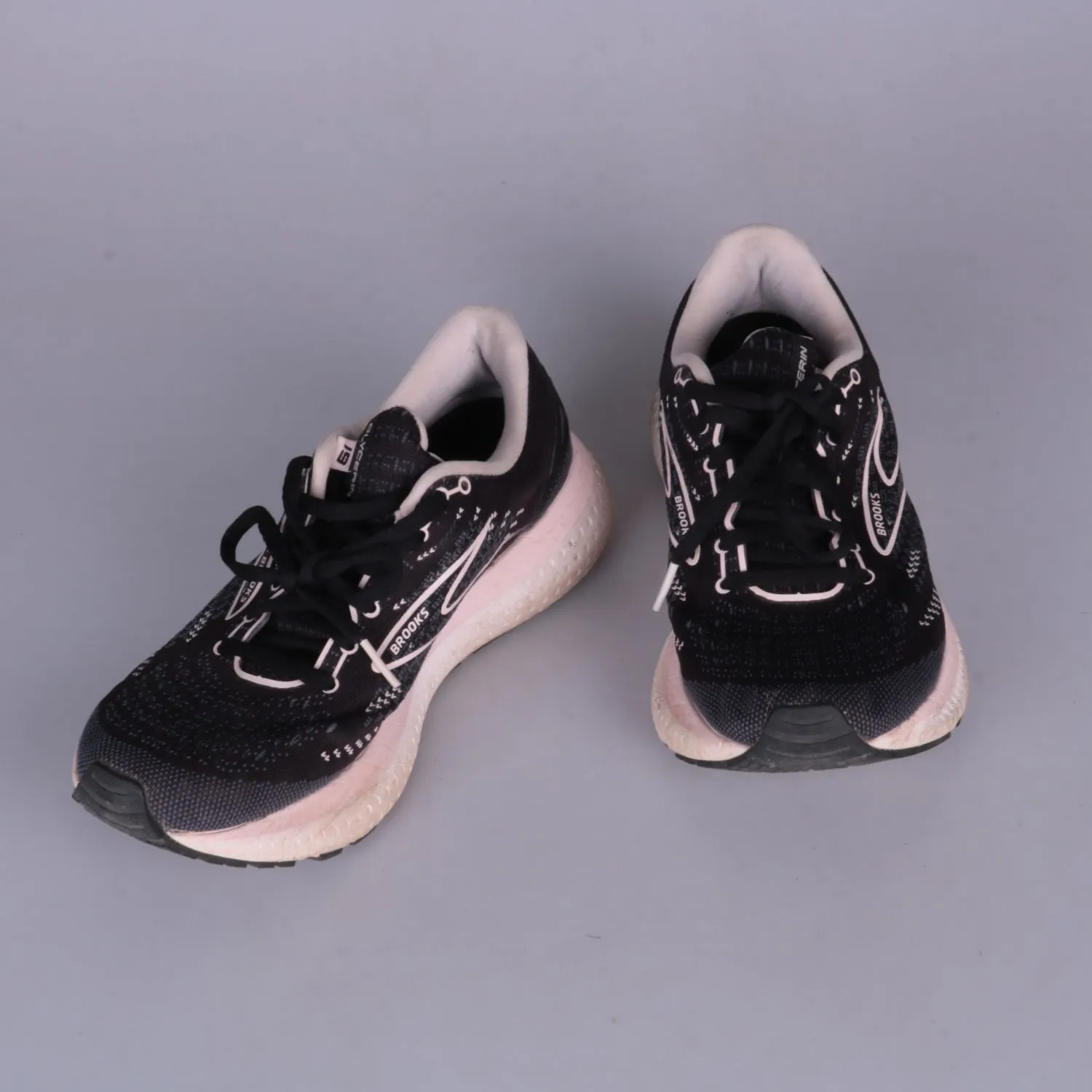 кроссовки Brooks