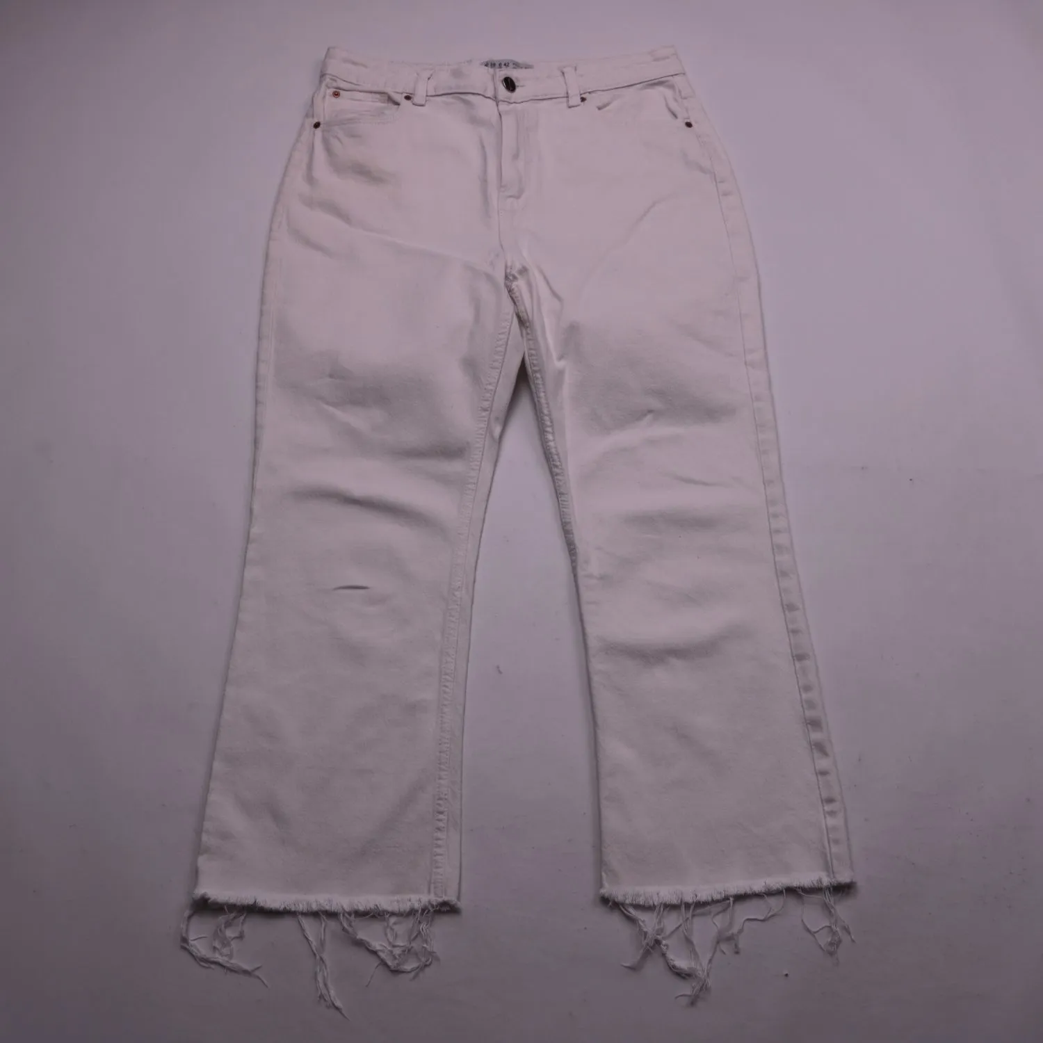 Белые прямые джинсы Denim Co. с необработанным краем, размер 44 (S/M)