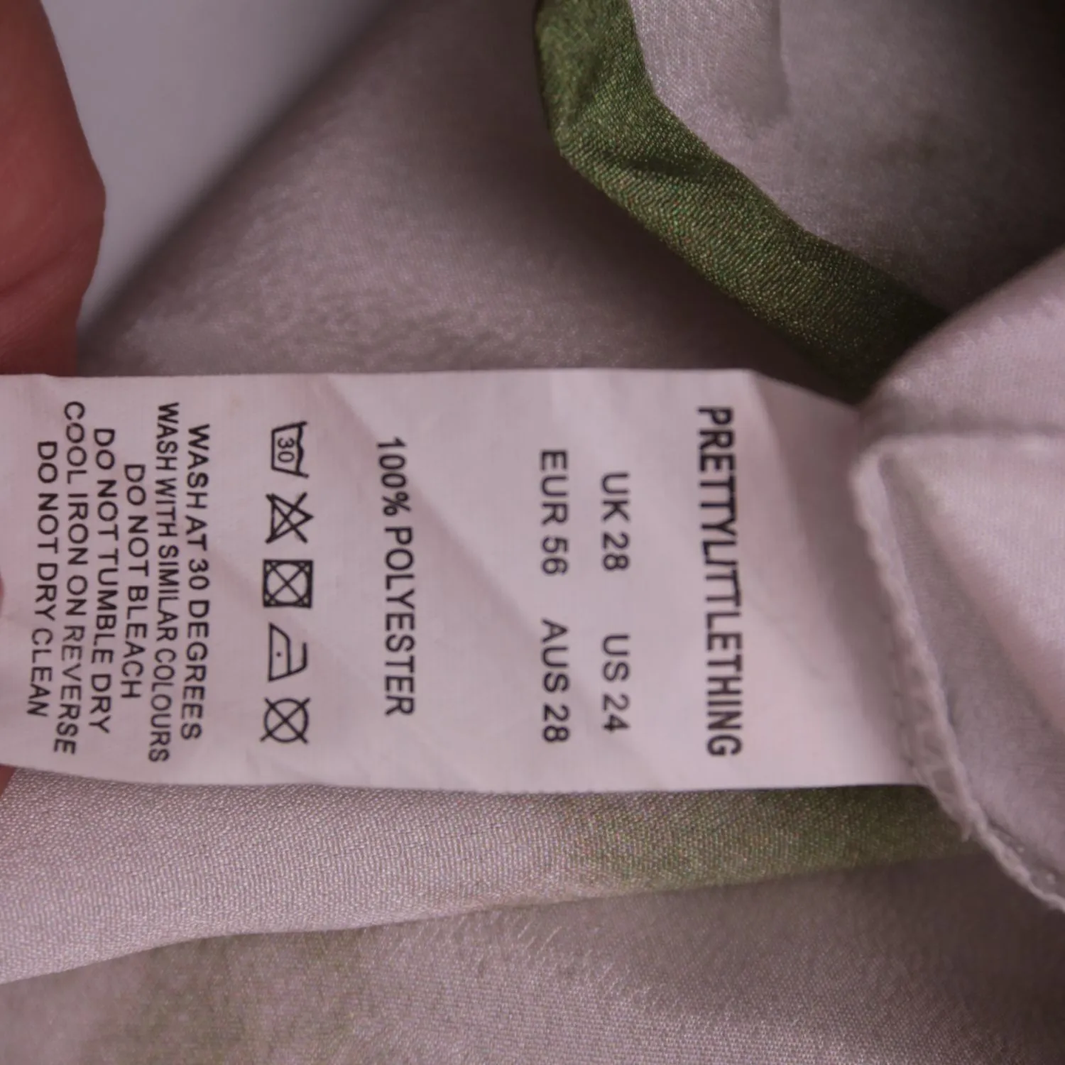 Бело-зелёная рубашка PRETTYLITTLETHING оверсайз, размер 56 (3XL)
