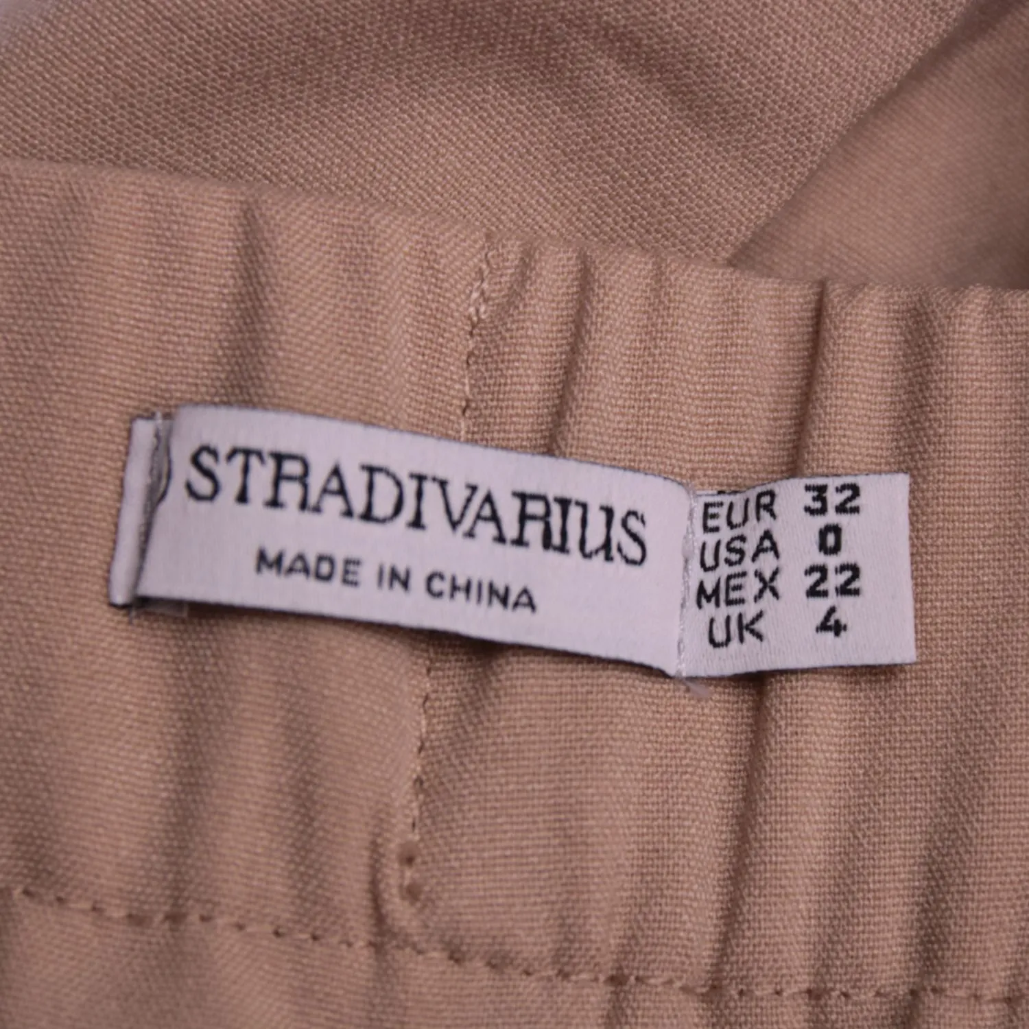 Бежевые брюки Stradivarius прямого кроя, размер 38 (XXS)