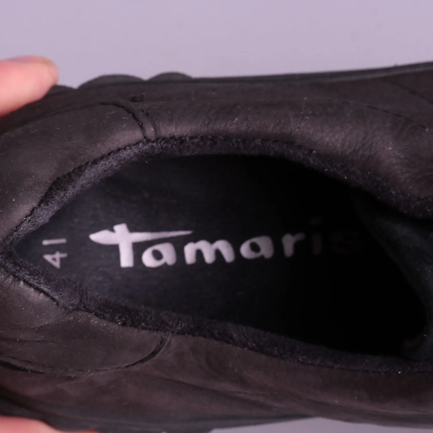 Чёрные кроссовки Tamaris на массивной платформе, размер 41