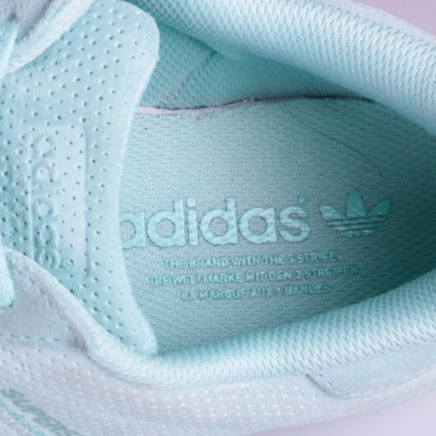 кроссовки Adidas