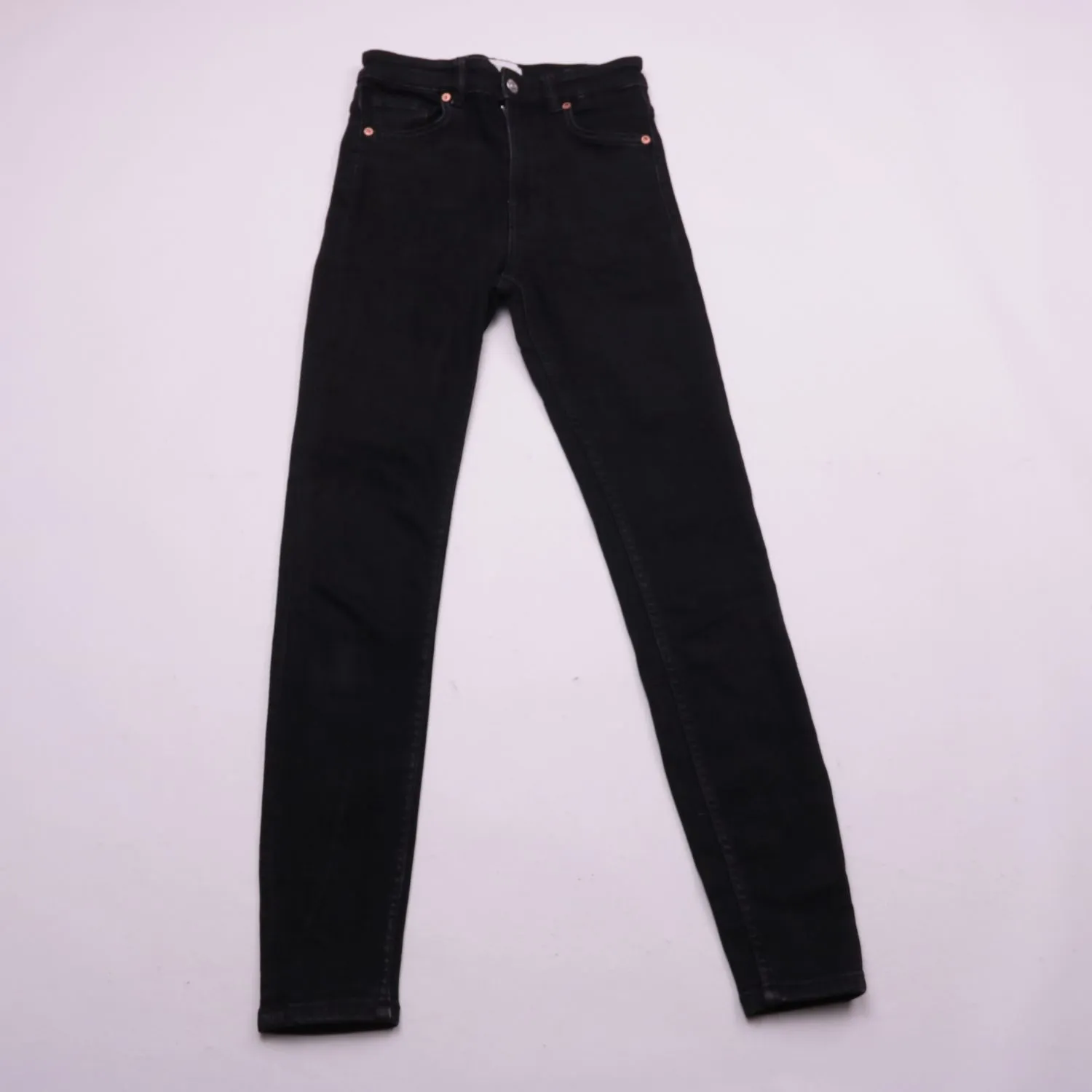 Чёрные узкие джинсы ZARA из плотного денима, размер 40 (XS)