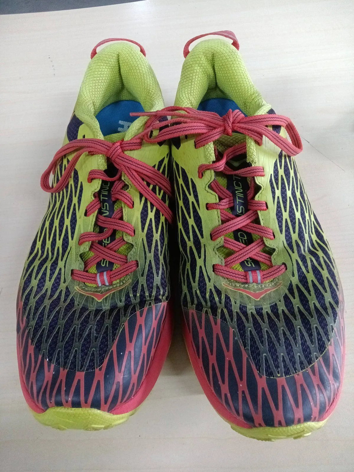 кроссовки Hoka One One