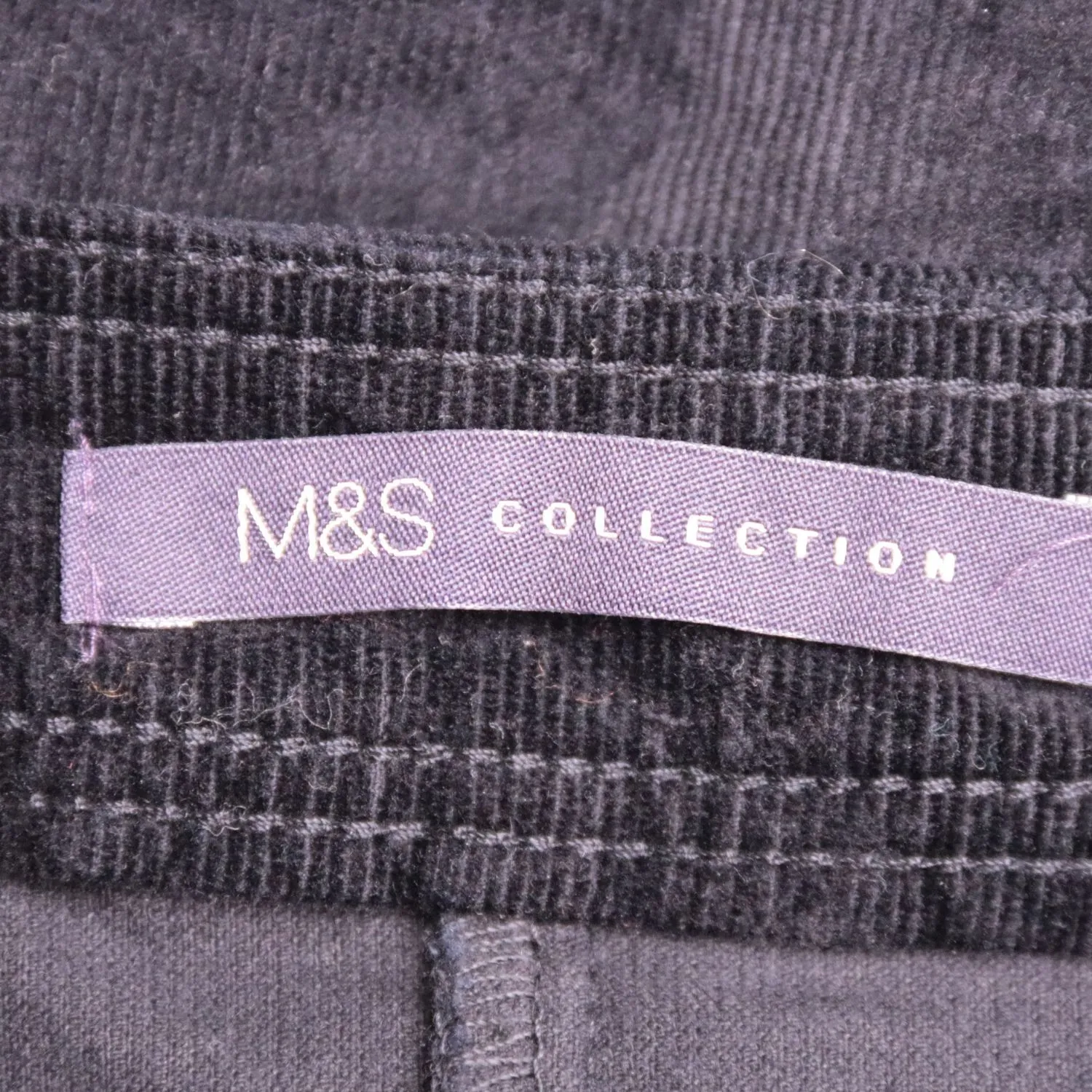 Чёрная юбка M&S Collection из вельвета на пуговицах, размер 46 (M)