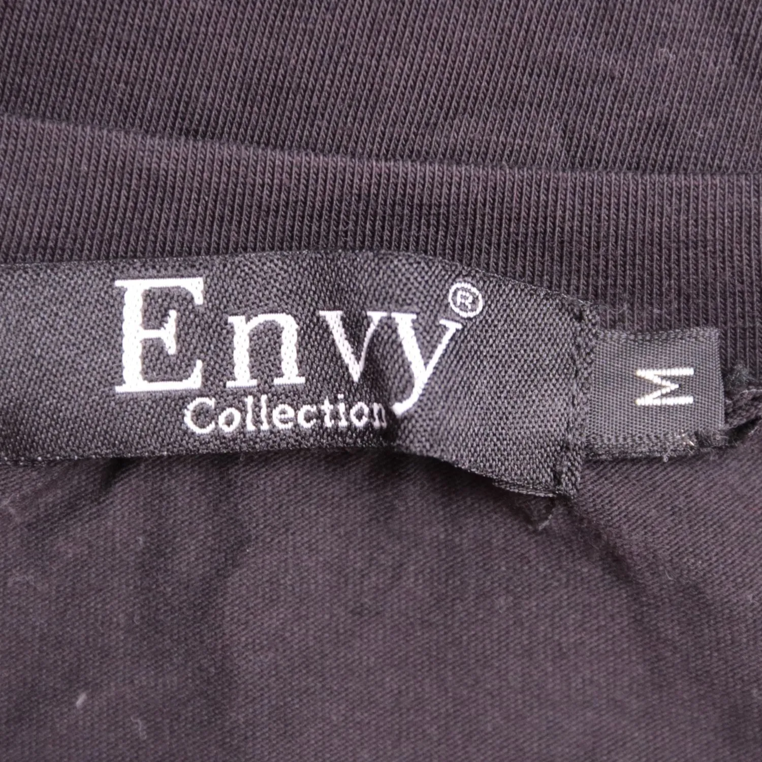 Чёрная футболка Envy с контрастным принтом, размер 46 (M)