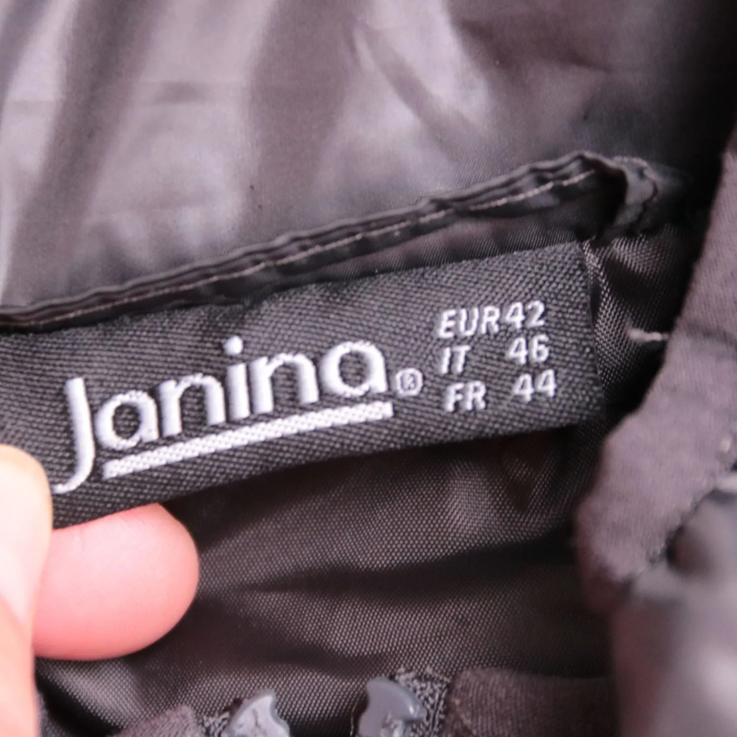 Чёрный жилет Janina с высоким воротником, размер 48 (L)
