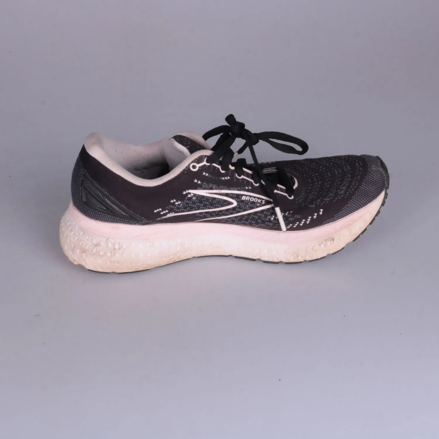 кроссовки Brooks