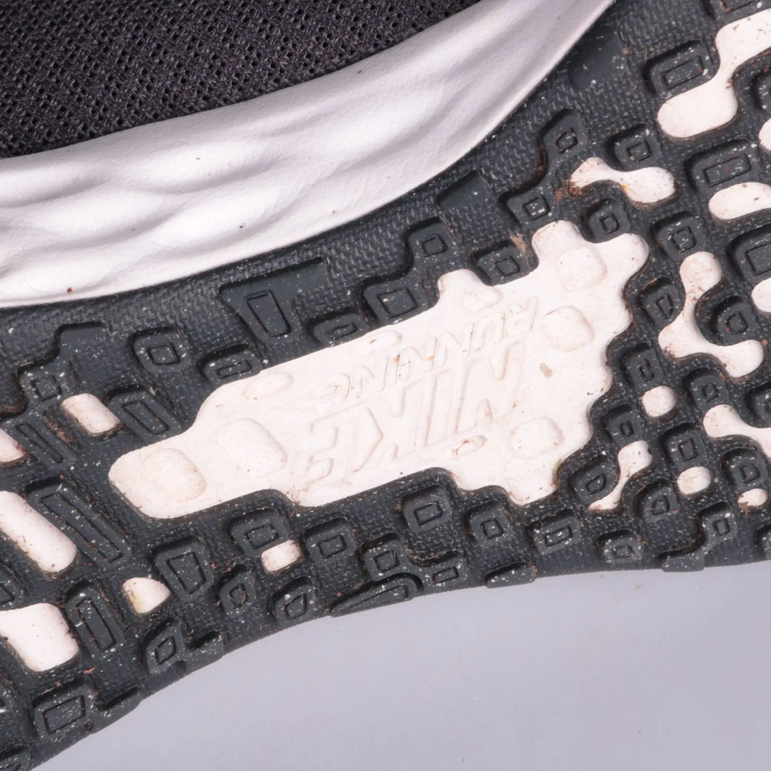 кроссовки Nike