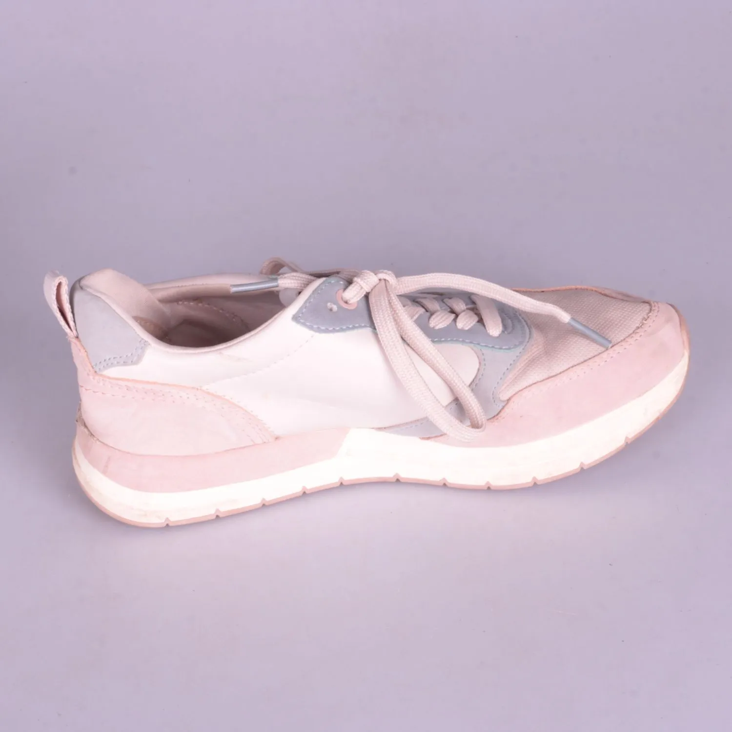 кроссовки Tamaris