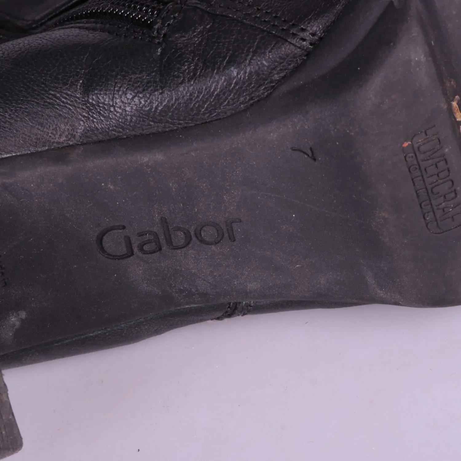 Чёрные ботильоны Gabor из кожи на устойчивом каблуке