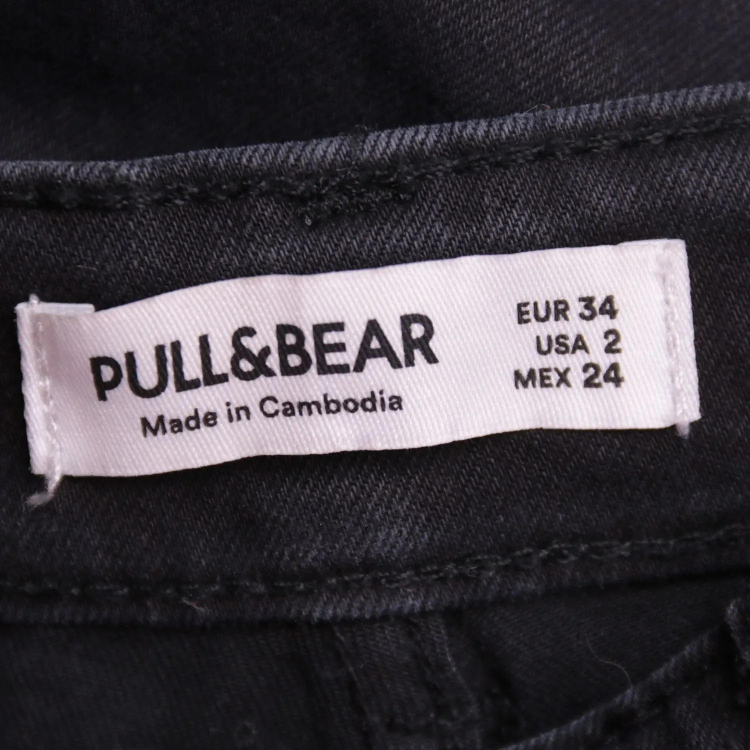 Чёрные узкие джинсы PULL&BEAR из денима, размер 40 (XS)