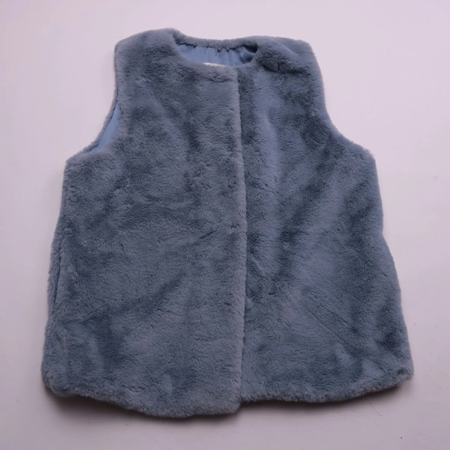 Голубой жилет Amizing из искусственного меха, размер 56 (3XL)
