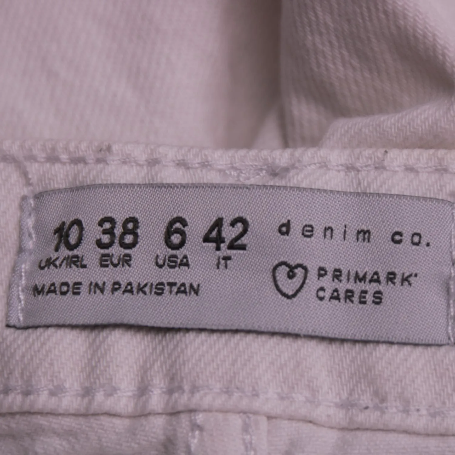 Белые прямые джинсы Denim Co. с необработанным краем, размер 44 (S/M)