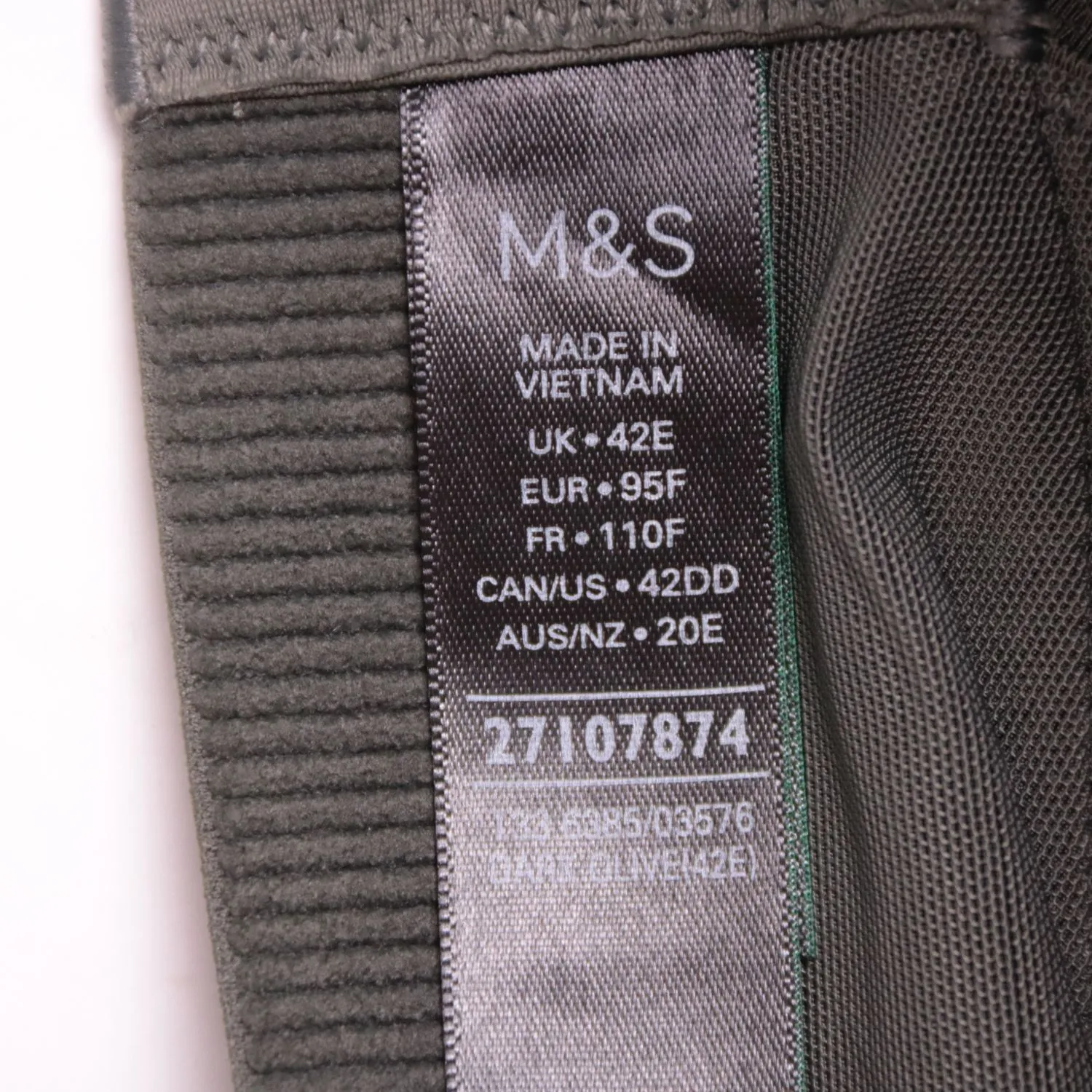 Тёмно-серый спортивный бюстгальтер M&S с формованными чашками