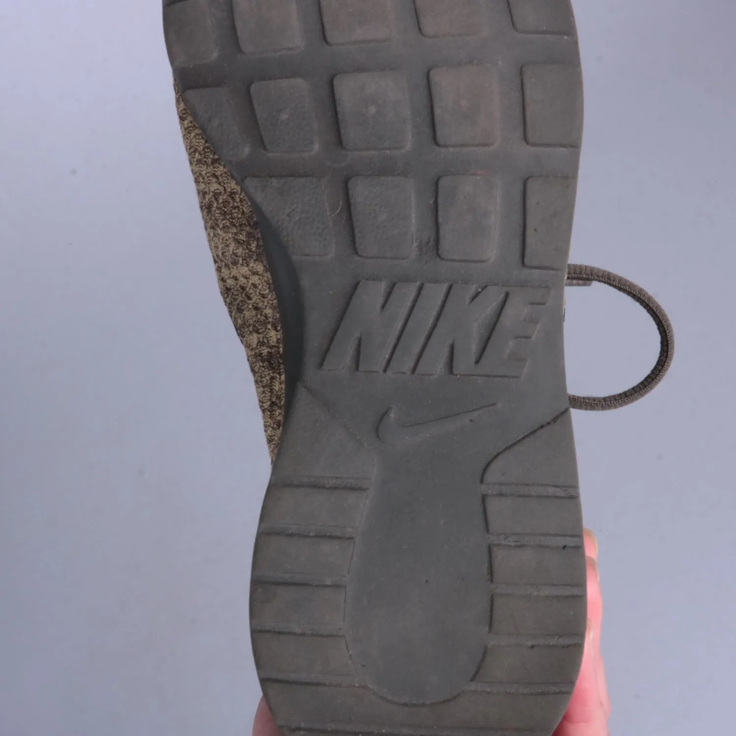 кроссовки Nike