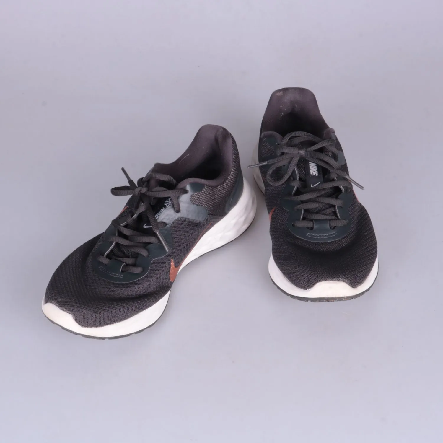 кроссовки Nike
