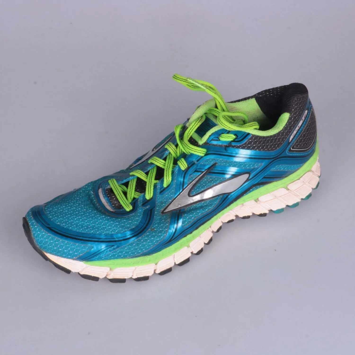 кроссовки Brooks