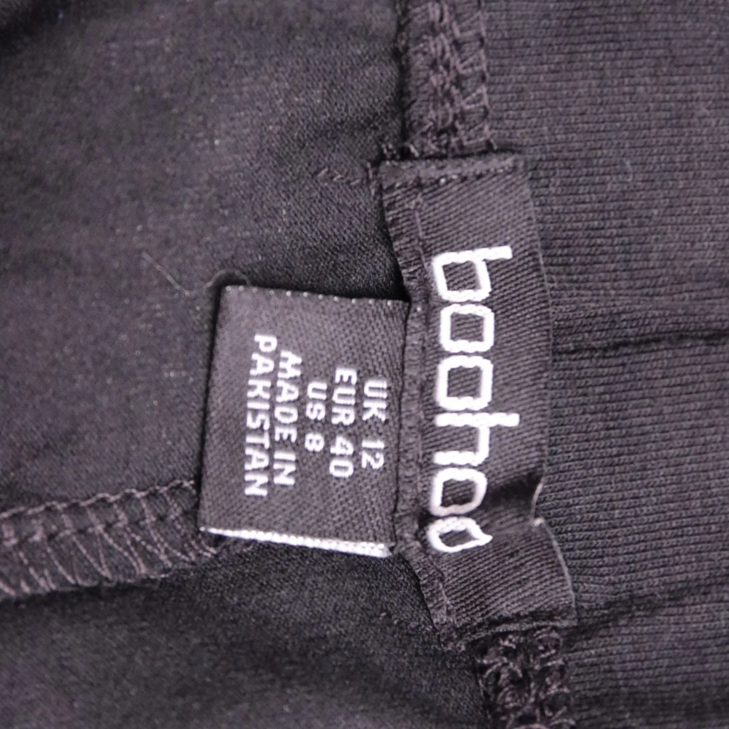 Чёрные брюки клёш boohoo с эластичным поясом, размер 46 (M)