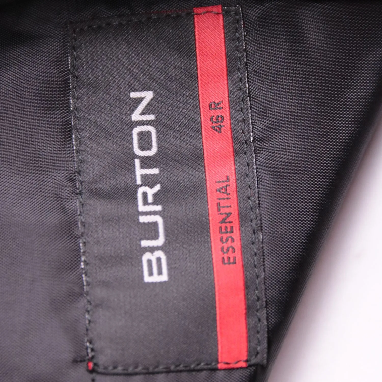 Чёрный мужской жилет Burton на пуговицах, размер 46 (S)