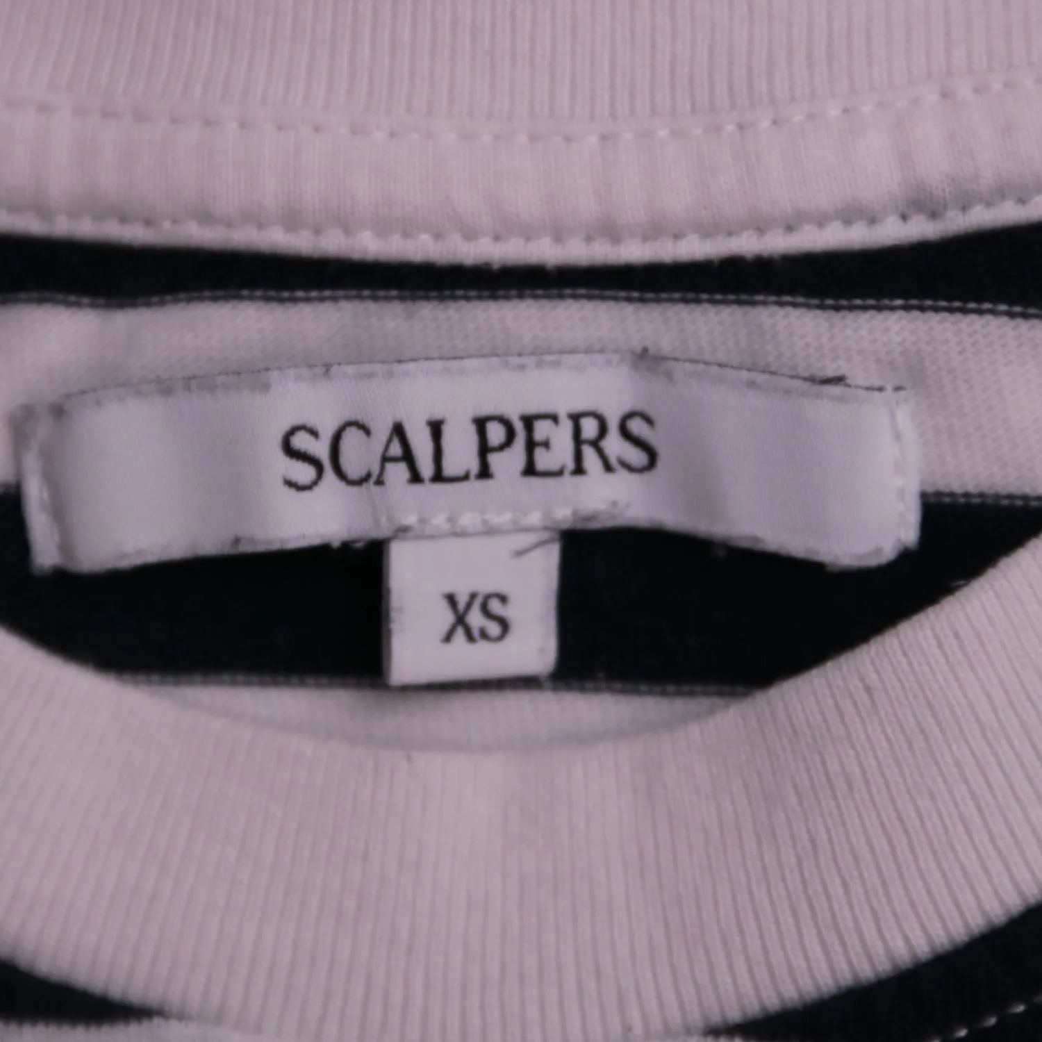 футболка Scalpers